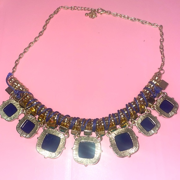💚💙 Gold-tone Bib Necklace Costume Jewelry Green and Dark Blue Stones 💙💚 - Picture 2 of 4